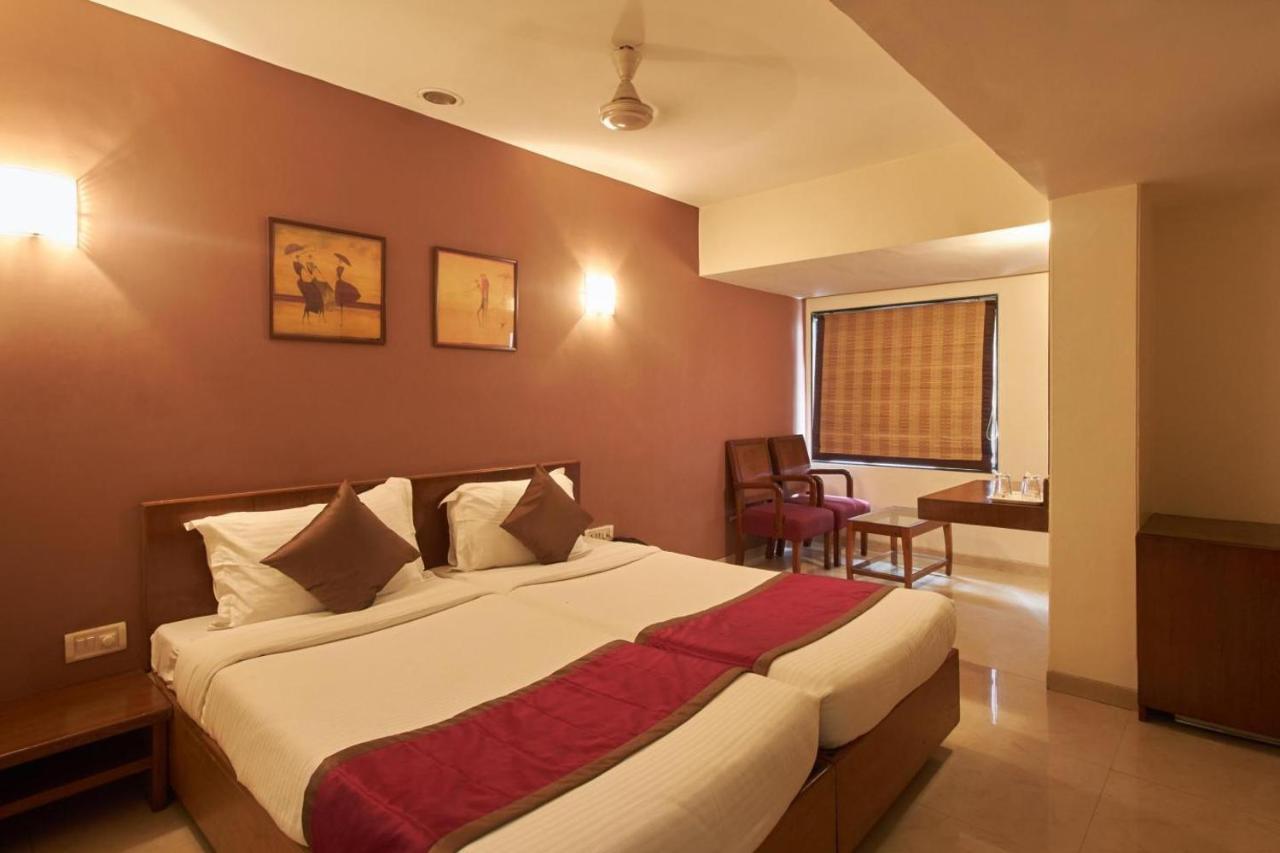 Sukh Hotel - Juhu Mumbai Eksteriør bilde