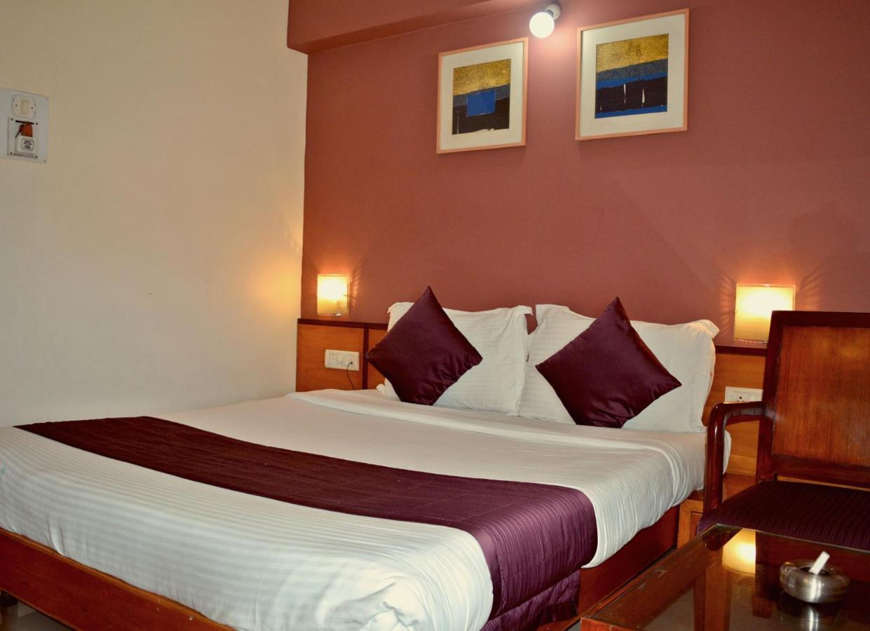 Sukh Hotel - Juhu Mumbai Eksteriør bilde
