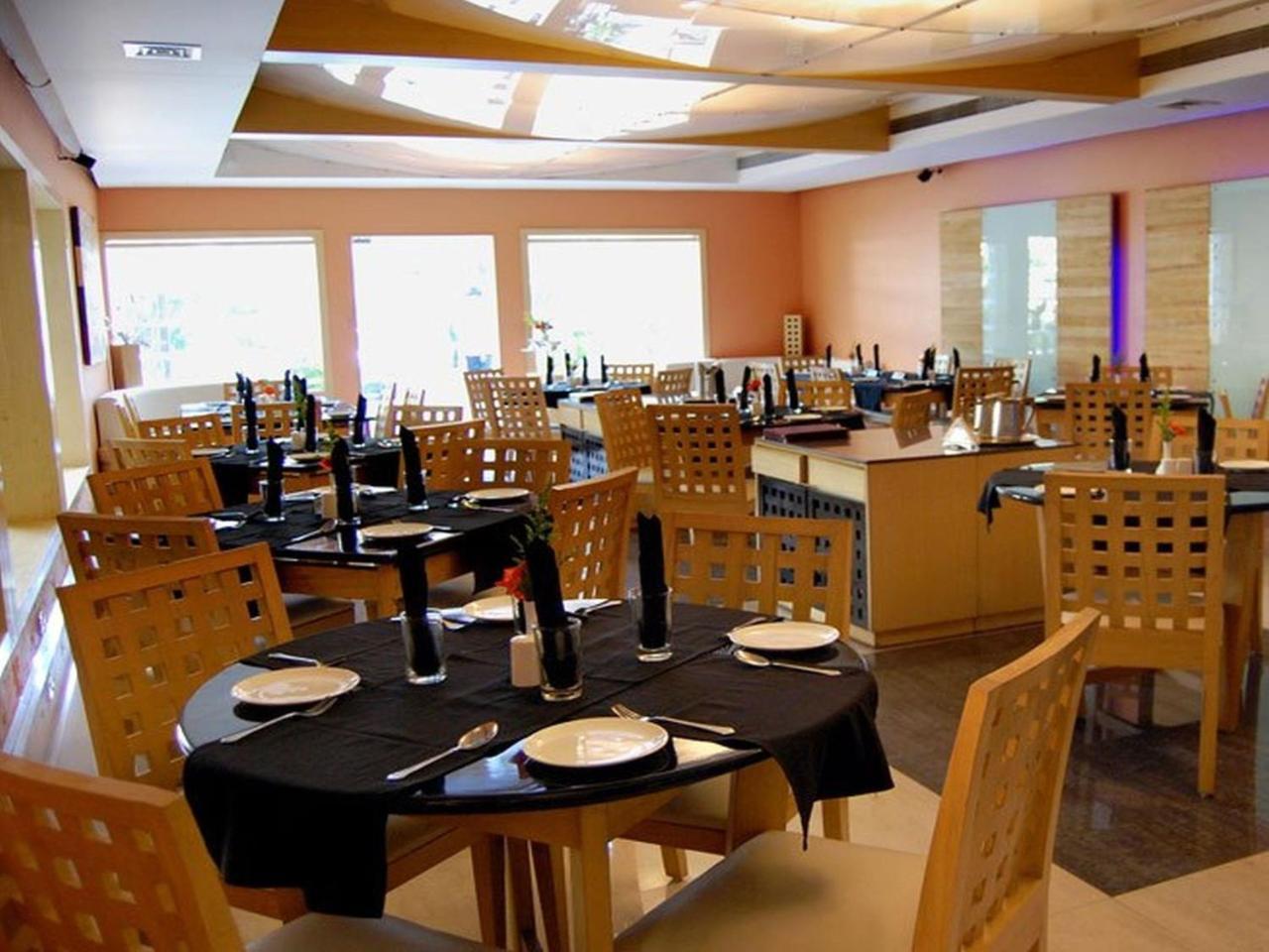 Sukh Hotel - Juhu Mumbai Eksteriør bilde