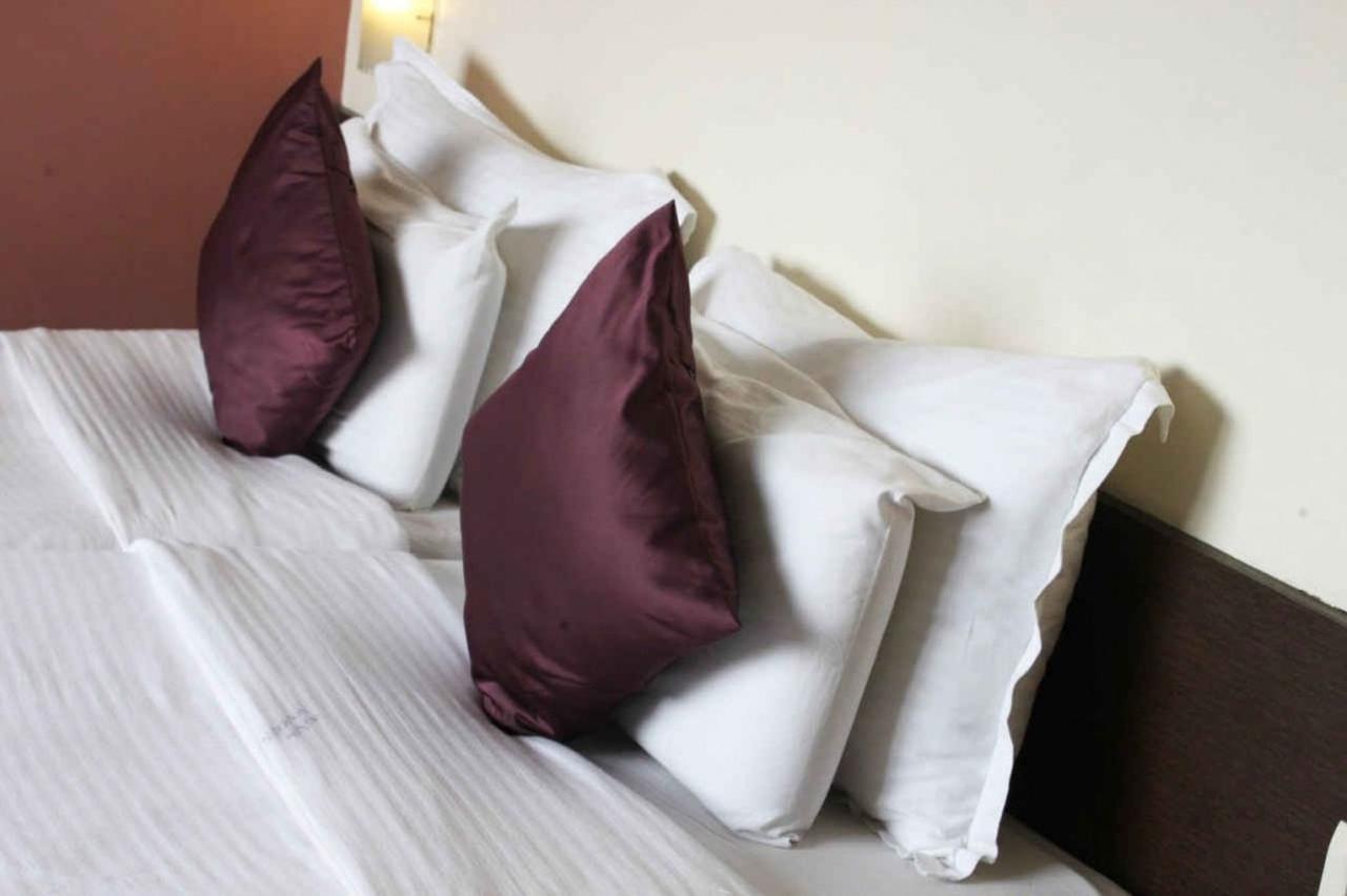 Sukh Hotel - Juhu Mumbai Eksteriør bilde