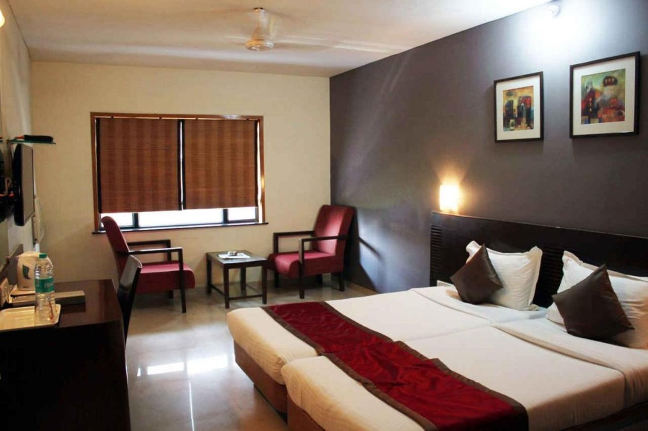 Sukh Hotel - Juhu Mumbai Eksteriør bilde